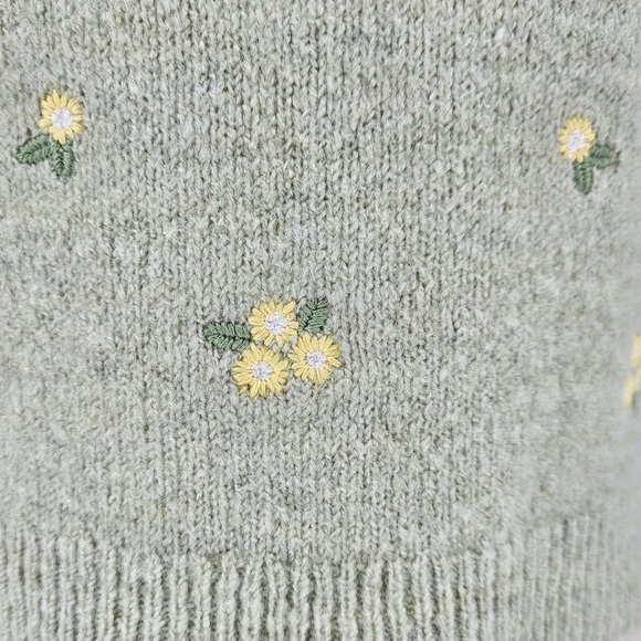 MNG Mango Sweater Tank Green Floral Embroidered Y2K Knit Shirt Medium - Picture 3 of 7